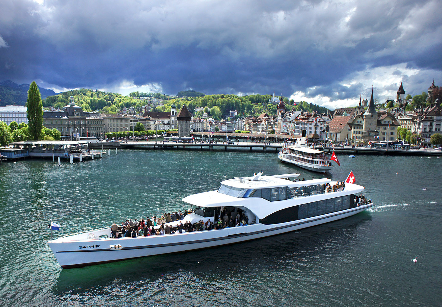 Ticket for 1-hour Cruise on Panorama-Yacht Saphir  (with SBB GA/AG or Half-Fare Card)