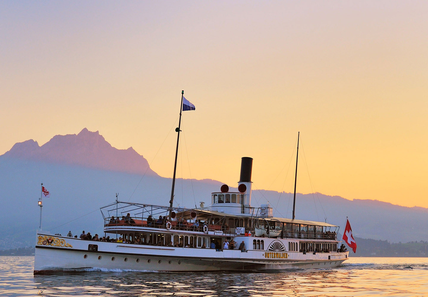 Voucher Sunset Cruise 1st Class (with SBB Half-Fare Card)